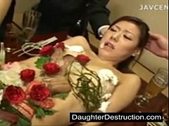 หนังxเอเชีย สาวซูซิเปลือยญี่ปุ่นโดนรุมเย็ดสวิงกิ้งไม่ใส่ถุงยางในร้านเลย
