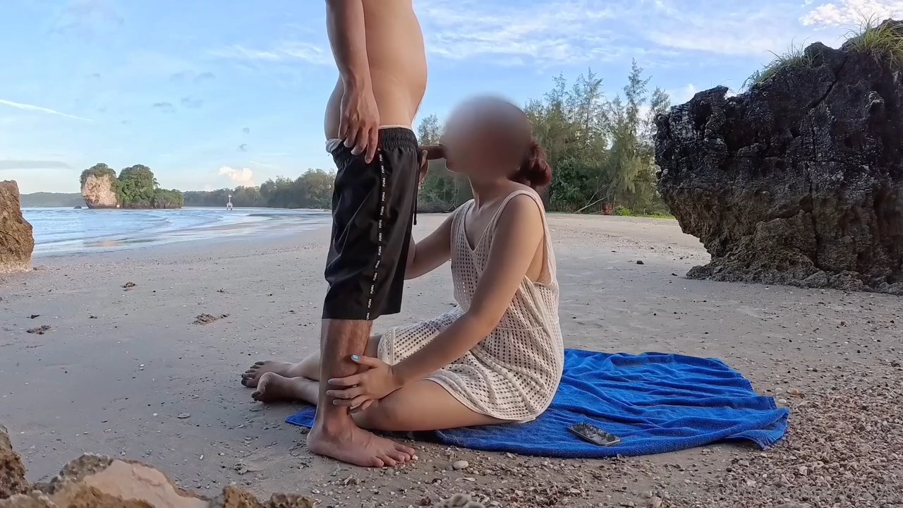 คลิปโป๊18+ ตั้งกล้องล่อกันหาสถานที่ท่องเที่ยวเย็ดกับน้องเมย์ริมหาดเลือกที่ลับ maymayyy201 ปูผ้าบนทรายบ๊วบให้เต็มปากบ้านไม่ค่อยได้อยู่หานัดคู่เทพชายเดี่ยว