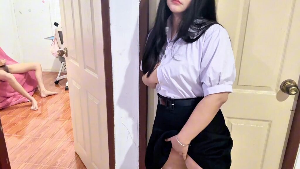 Masturbating คลิปโป๊ทางบ้านXXX พี่ชายไม่ล็อคห้องชักว่าวอยู่บนเตียงน้องสาวเลิกเรียนมาชุดยังไม่ถอดเห็นควยก็เงี่ยนแอบติ้วหีอยู่หน้าห้องน้ำจะแตกก็รีบเดินไปโม๊คสดซัดกันน้ำแตกคารู